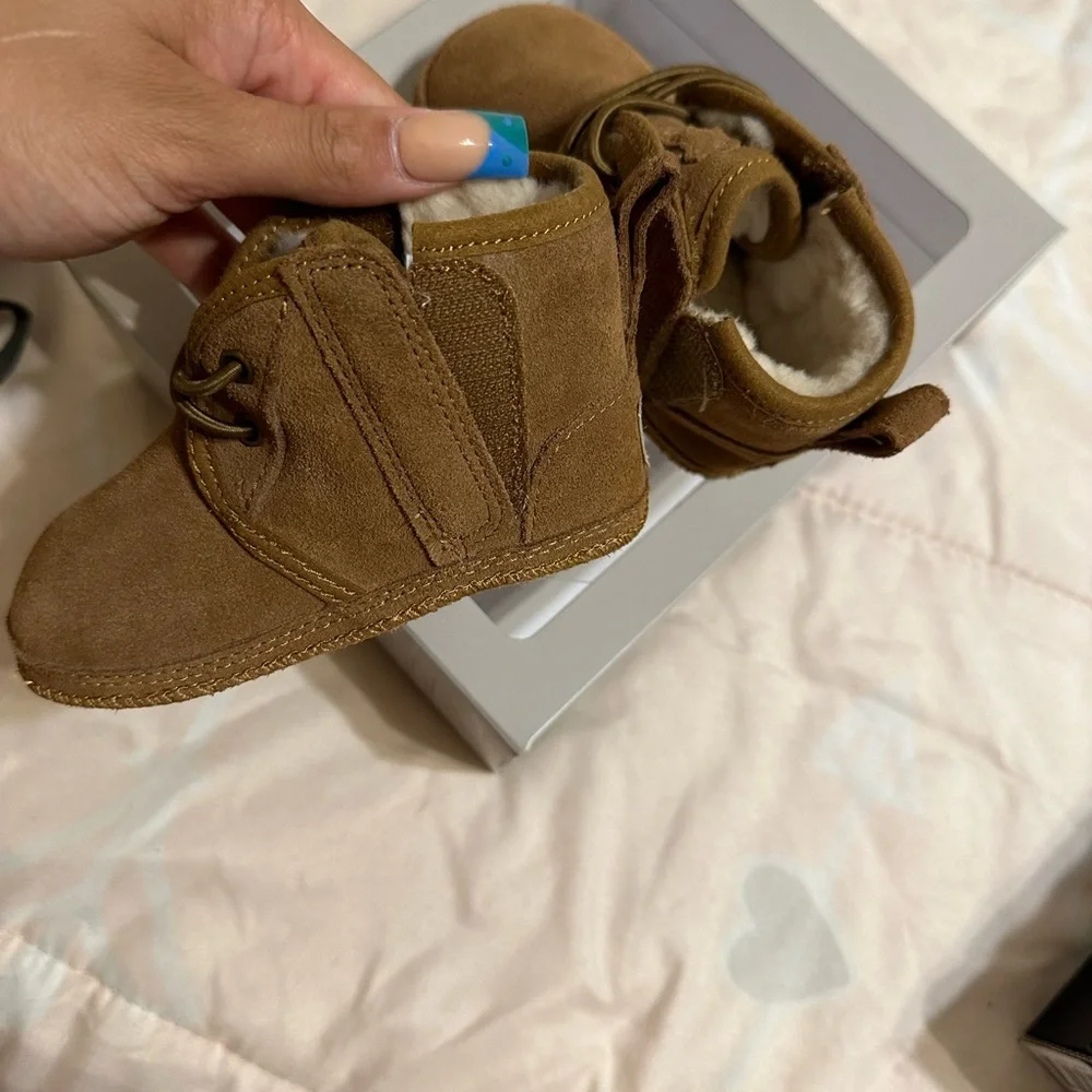 Ugg boots - Picture 2 of 4